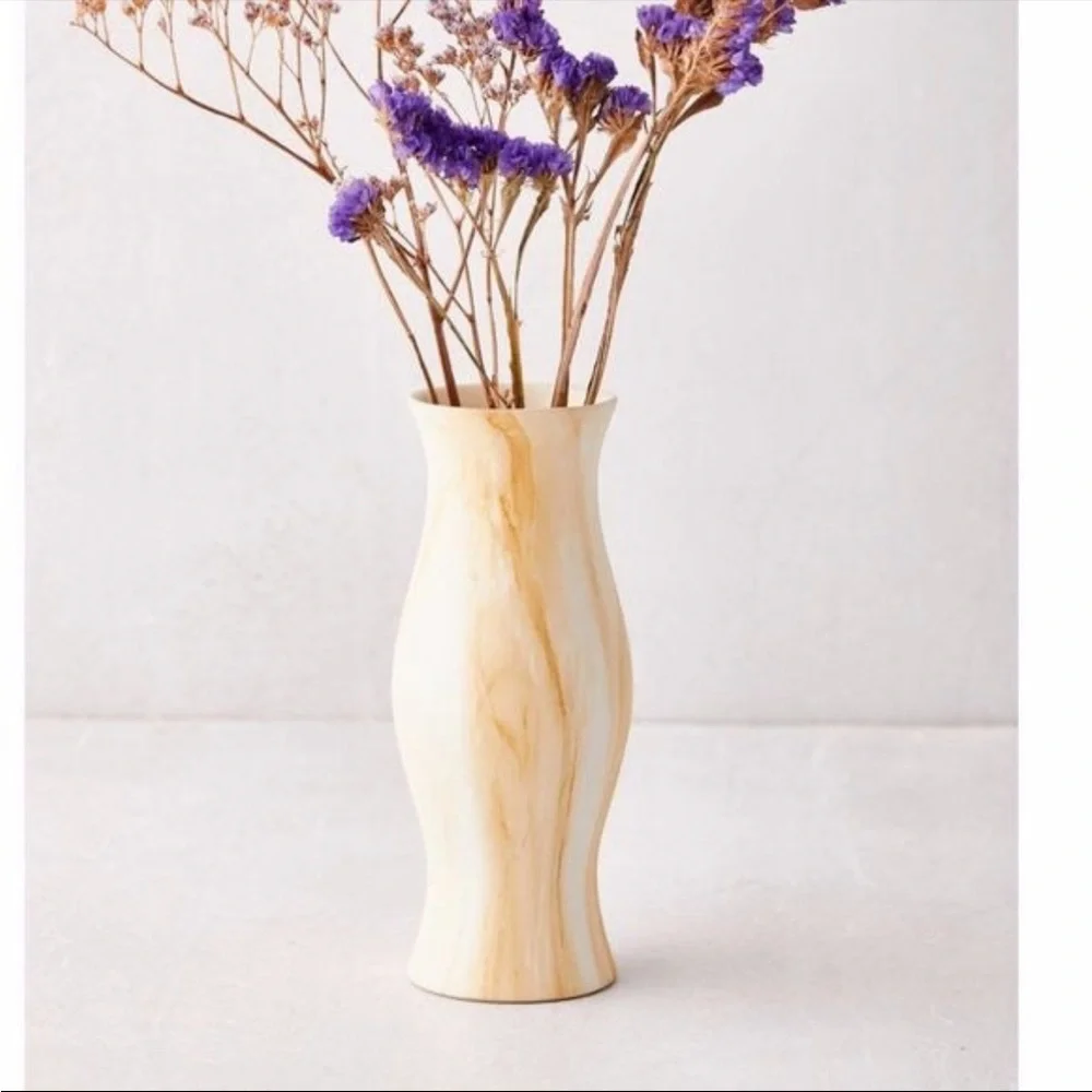 UO Urban Outfitters Alia Resin Boho Marble Like Deco Hippie Art Farm Curvy Vase